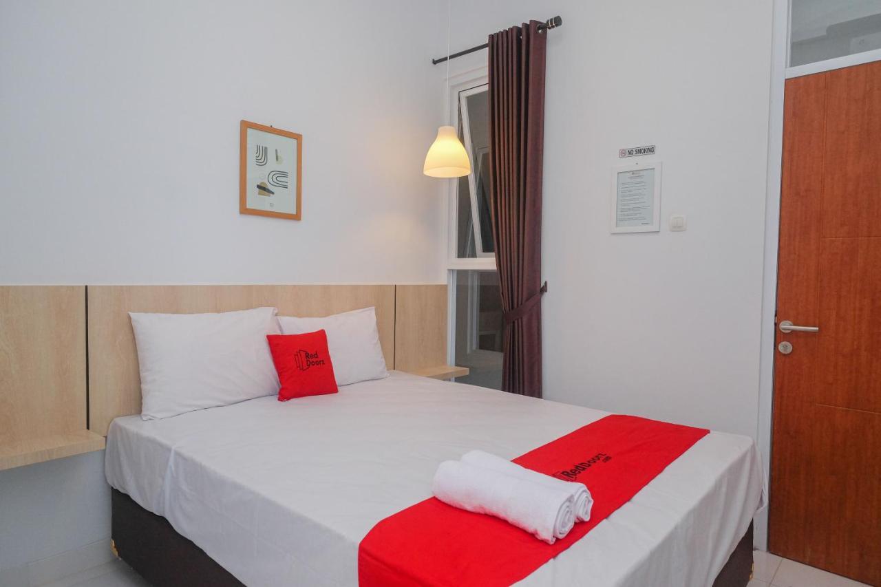 Reddoorz Syariah @ Tlogosari Semarang Hotel Alastuwo Exterior photo